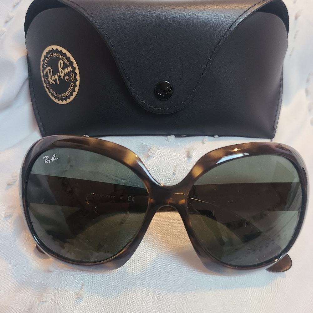 Womens Ray-Ban sunglasses